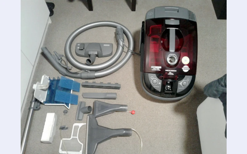 genesis-hausmeister-all-in-one-vacuum-and-carpet-shampooer---top-of-the-range