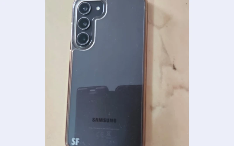 Samusung galaxy S23 for sell.still in good stable condition, it has its original charger,ear phones.takes niec pic  and lots  of feature .interested buyer guve us acall we will help you quickly
