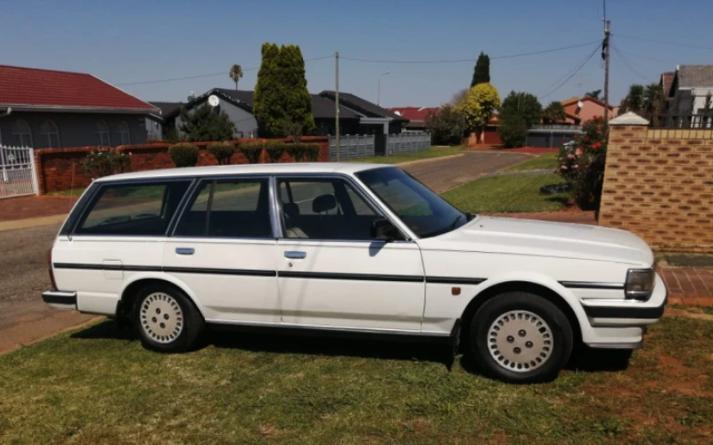 Toyota cressida in soweto for sell .still in excellent running condition. Negotiable car, pspers and disc are  up to date.very comfortable car