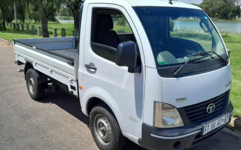 Tata bakkie in garankuwa for sell.ideal for transport, still in perfect running condition, papers and disc are up to date. call for more information