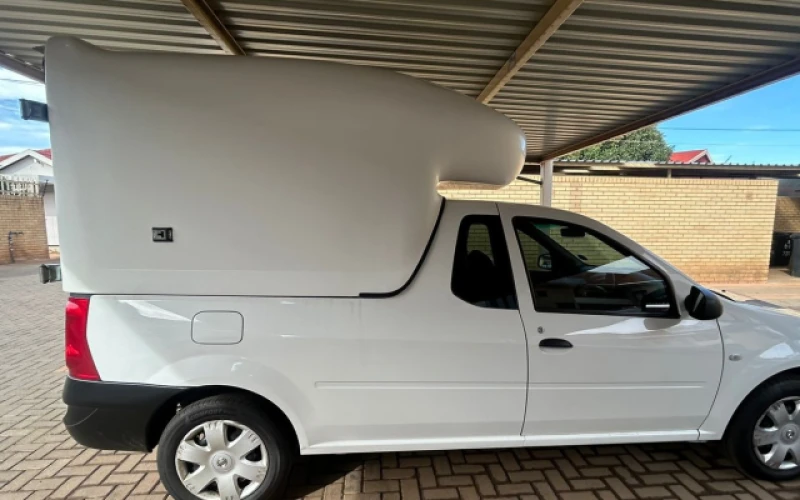 Nissan Np 2000 in vereeniging for sell still in  perfect running condition and it has service history. Good for transport and it has good service history. As aresult , it has canopy , spare key and aircone