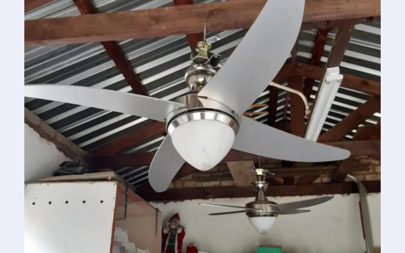 Roof fan in brakpan for sell.good air circulation, safe for young kids,extra pest control , out door entertainment