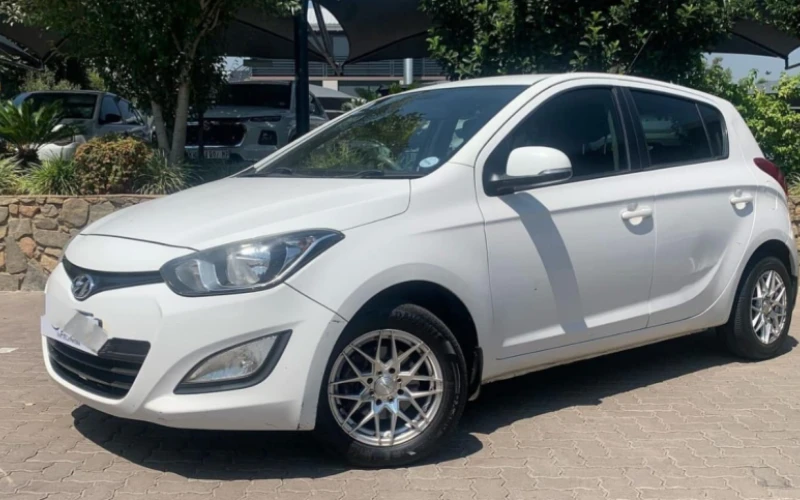 Hyundai i20 car for sell in kemptonpark. Its in avery perfect running condition, service history good and runs first .among the good things it has electric windows, music and many others call for information