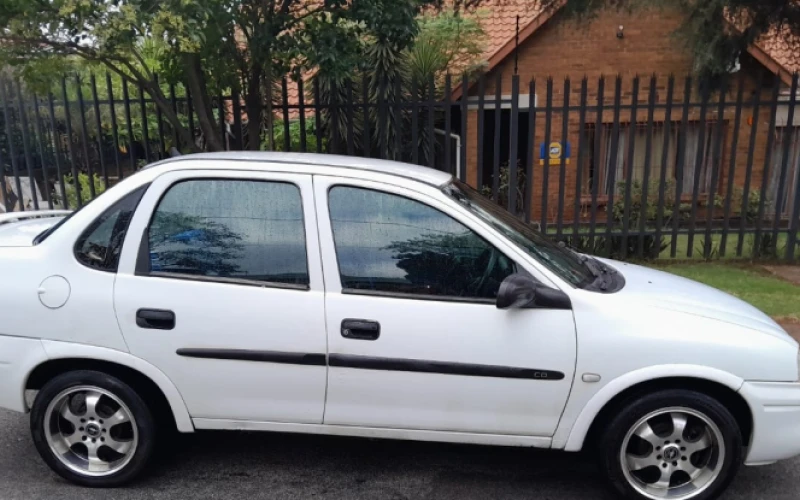 Opelo corsa in midlands for sell.still in perfect running condition and service history excellent. Have  you  bern struggling to get affordable car  but you are failing, dont worry we have one here.call for more information