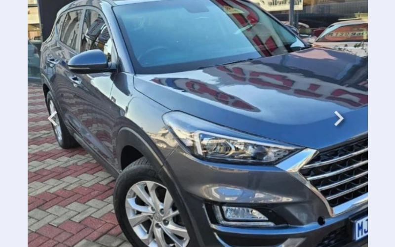 Tuson hyundai in boksburg for sell.ideal  in providing excellent comfortable ride , enough room for cargo .very good car and still in stable running condition