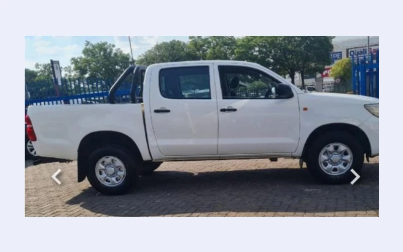 Toyota hillux in benoni for sell.Durability and Reliability*: The Hilux is known for its toughness and ability to withstand harsh conditions, making it a great choice for heavy-duty use.also still in good working condition