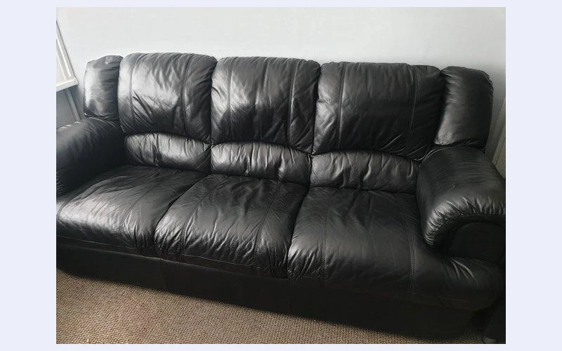 white-and-black-leather-sofas-for-sell