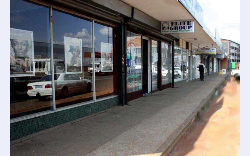RETAIL Shop RENTAL Space 165m2 available in Busy Area