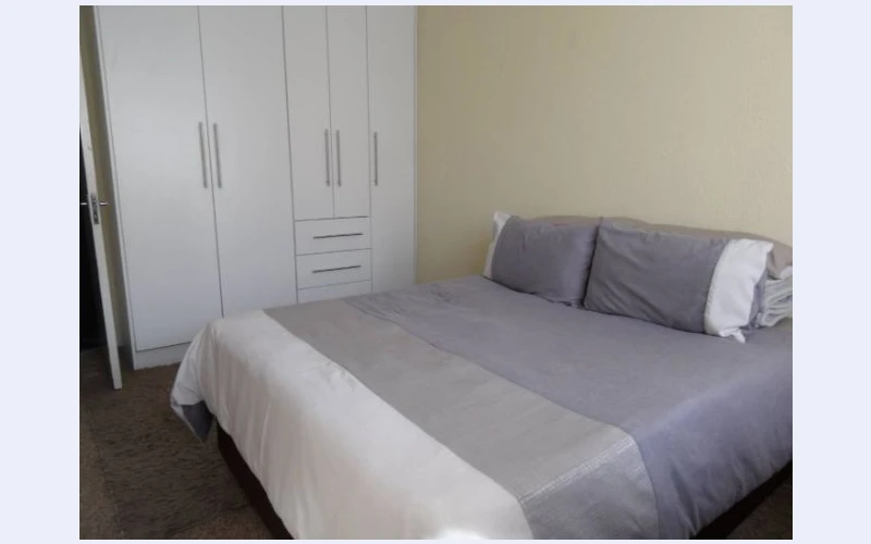 Room to let in centurion from september