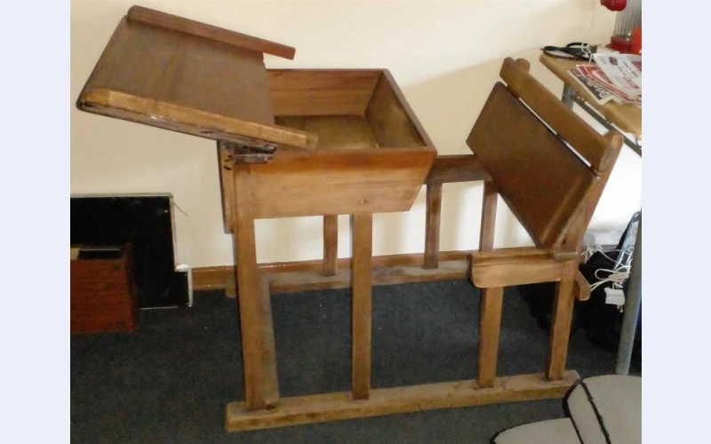 wooden-school-desk-in--vereeniging