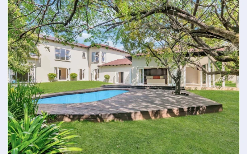 House For Sale in Fourways Gardens in Gauteng - Johannesburg