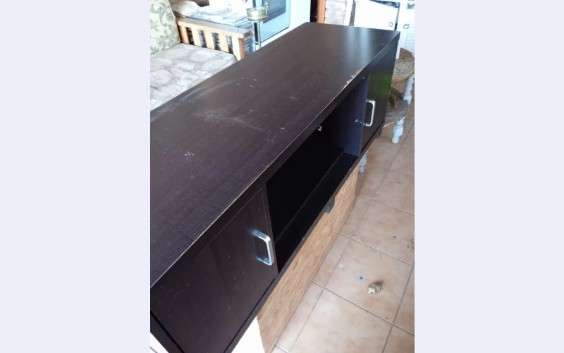 small-tv-cabinet-slight-scratches-size-44-roller-skates-with-carry-bag-collection-in-stegman-street-terenure