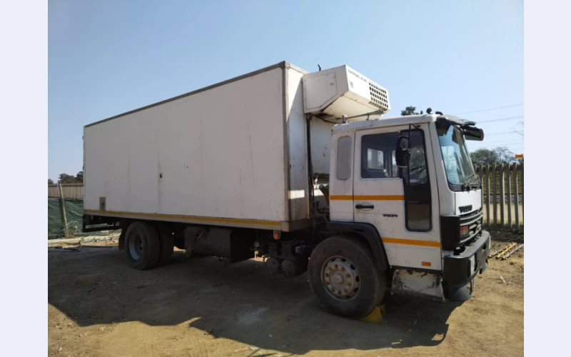 volvo-fl6-8-ton-truck