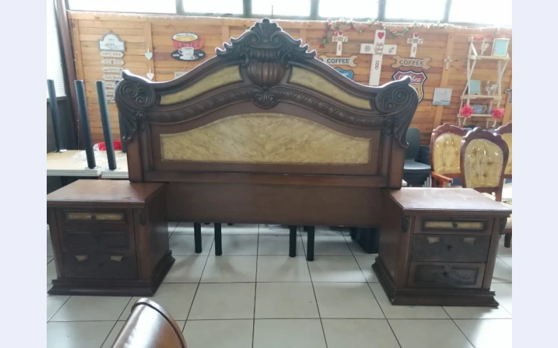 Dressing table, headboard in Pretoria for sell.they provide support in bed to read or watch tv.