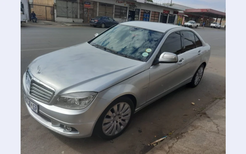 *2010 Mercedes-Benz C-Class C200 for Sale in Benoni - Non-Runner (Engine Knock)*