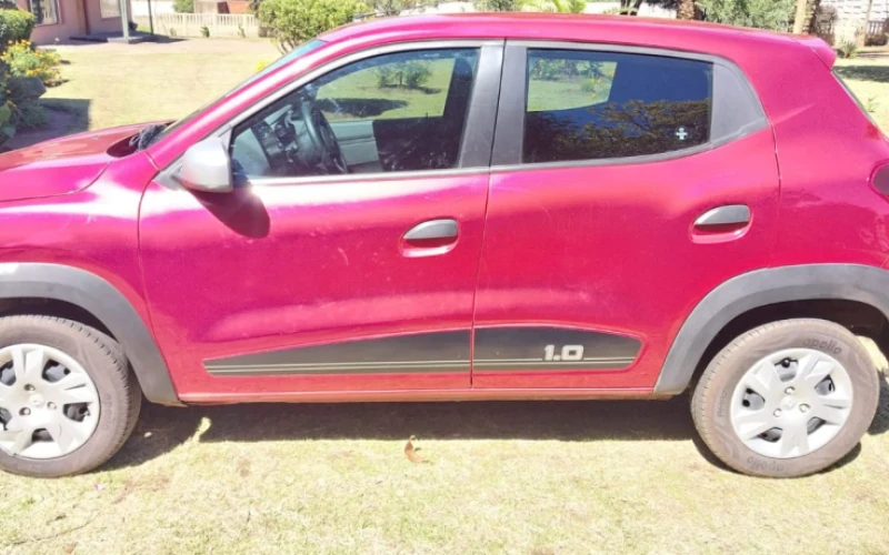 Renault kwid in benoni for sell.still in goodworking condition,slightly negotiable,compact dimensions and comfortable ride