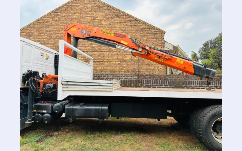 for-sale-palfinger-15500-crane-in-excellent-condition